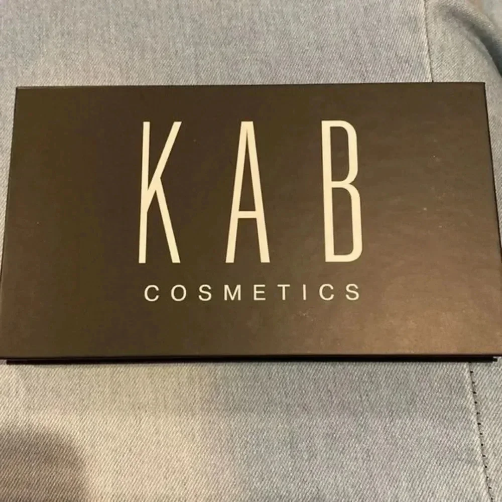 KAB Cosmetics - Day and Night Eyeshadow Palette